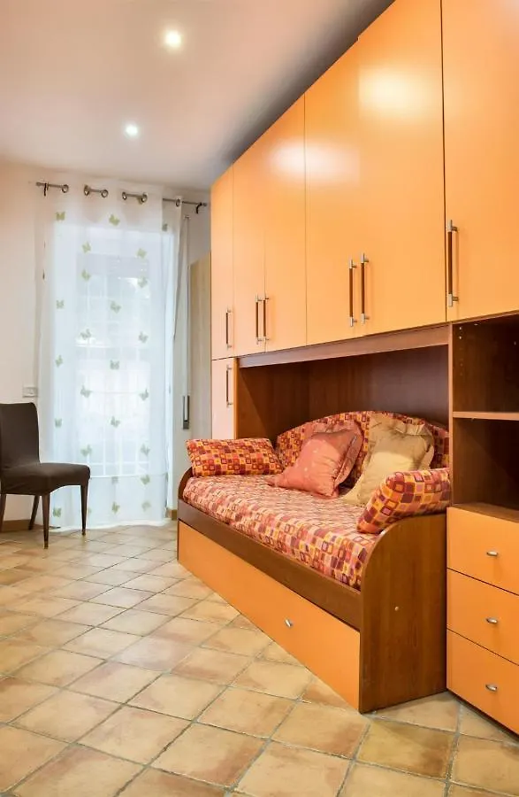 Appartamento Con Giardino Via Silvestri Roma Apartamento